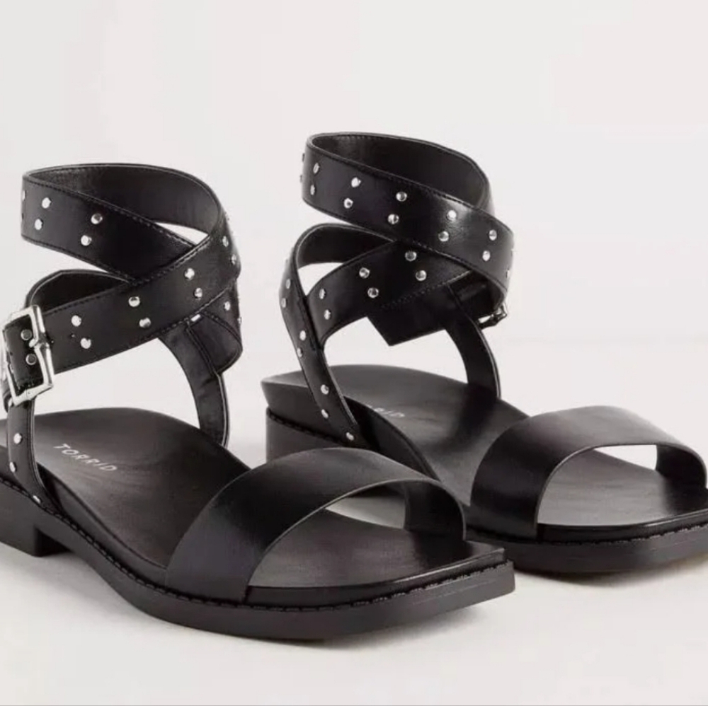 💥Sale💥Torrid Black Ankle Strap Sandals with Studs